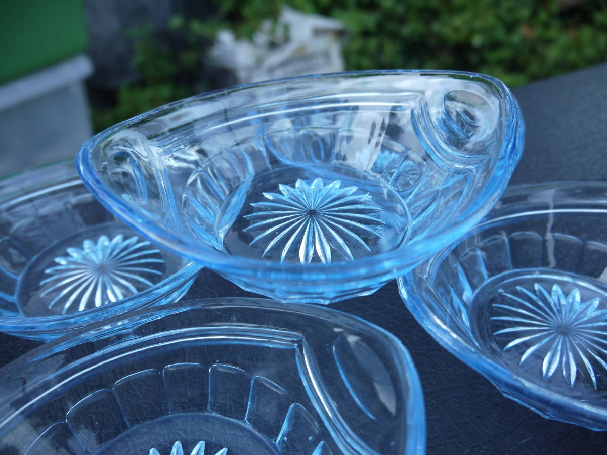 【HD30729】昭和レトロ ブルー オーバルガラス皿 5枚セット プレート 器 アンティーク インテリア 食器　青色 楕円 ガラス皿_画像4