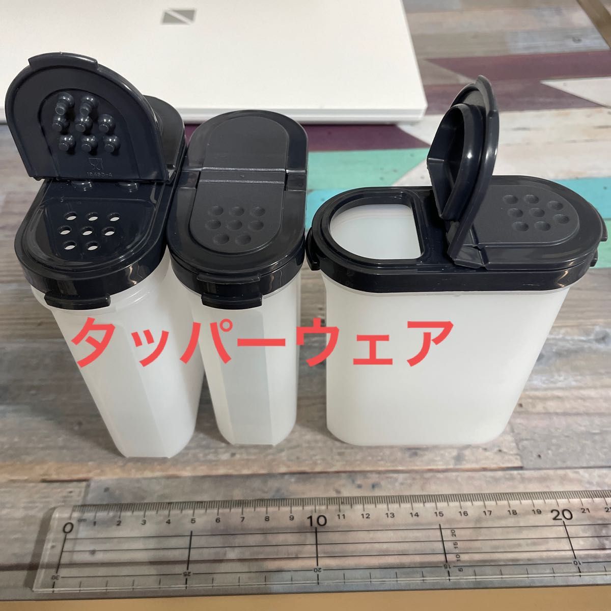 タッパーウェア Tupperware スパイスケース 3つ 調味料入れ タッパーウェア Tupperware スパイスケース 3つ 調味料入れ