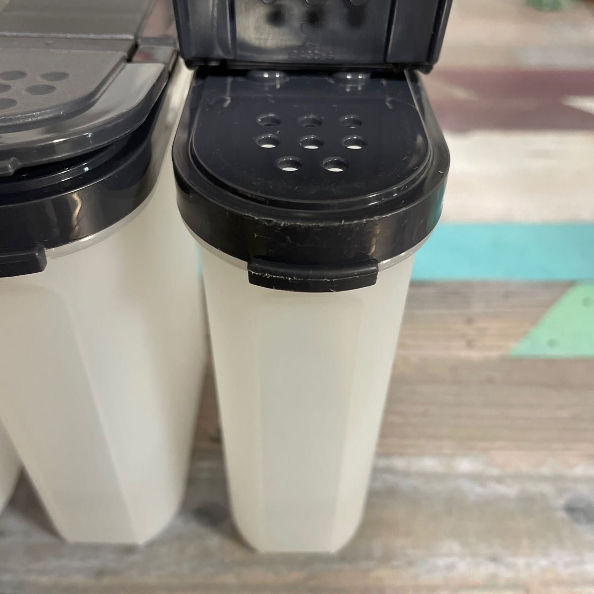 タッパーウェア Tupperware スパイスケース 3つ 調味料入れ タッパーウェア Tupperware スパイスケース 3つ 調味料入れ