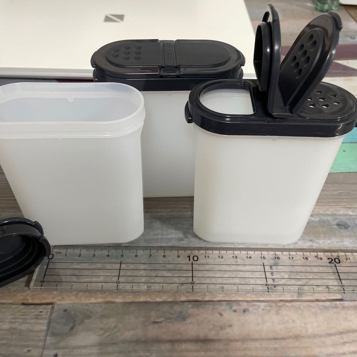 タッパーウェア Tupperware スパイスケース 3つ 調味料入れ タッパーウェア Tupperware スパイスケース 3つ 調味料入れ