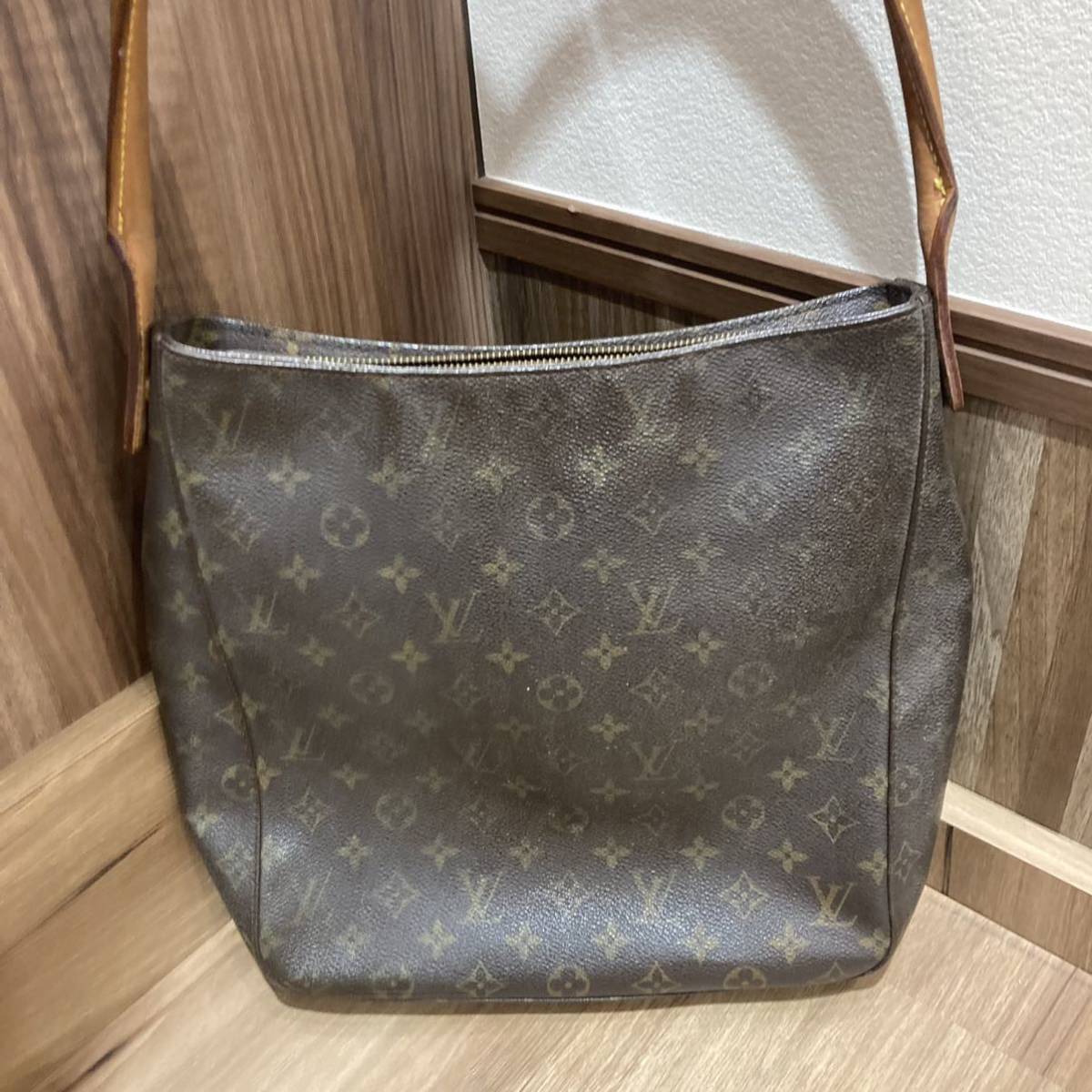 LOUIS VUITTON ルイヴィトン モノグラム ルーピングGM ショルダー