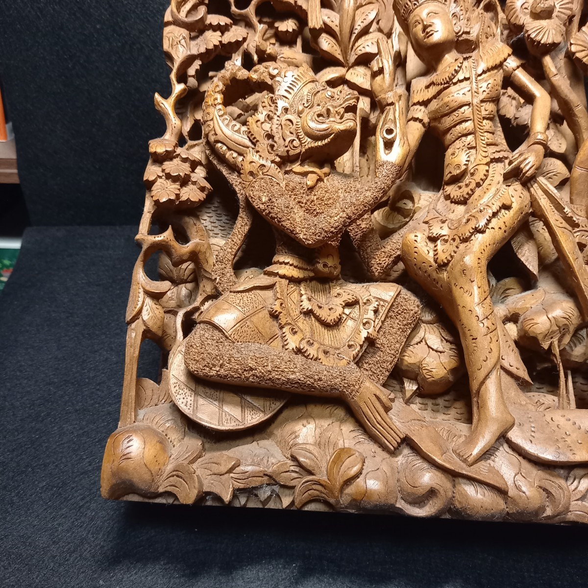 インドネシア 木彫りレリーフ 手彫りレリーフ 彫刻 ハヌマーンとラーマ