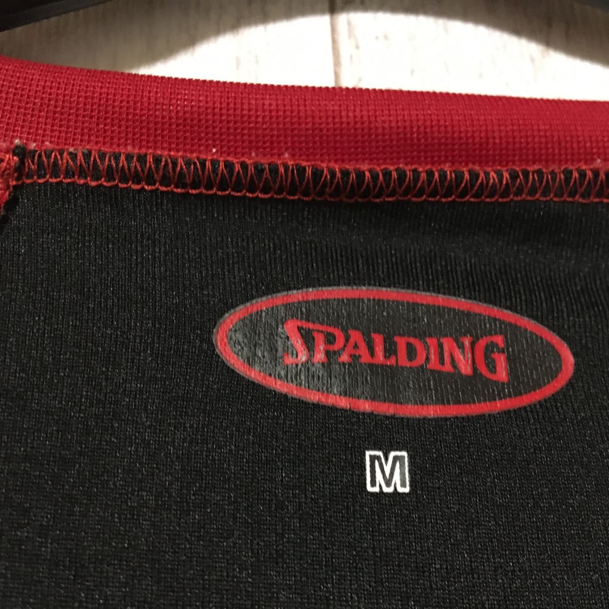 SPALDING スポルディング　 タンクトップ ノースリーブ　Ｍサイズ　黒×赤　レナウン　インクス
