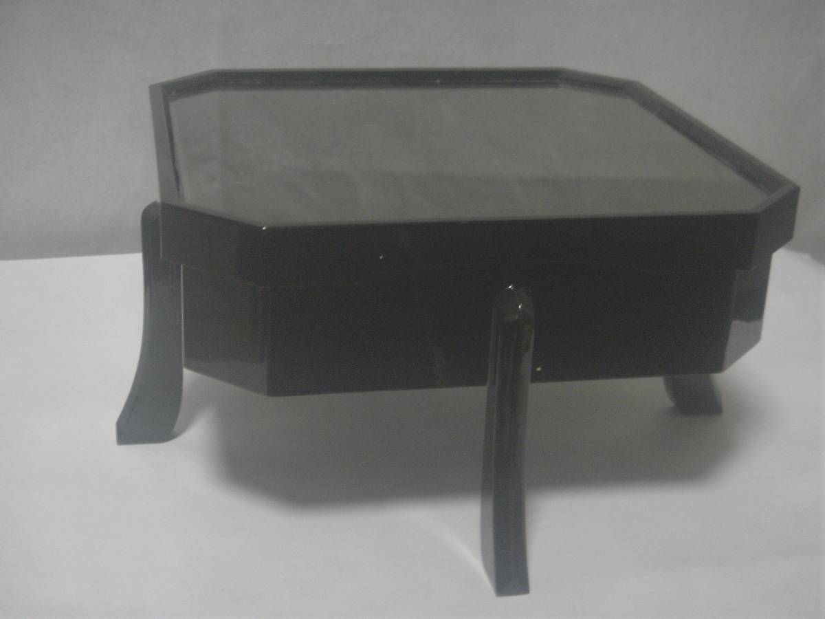  old black lacquer paint meal . cake box glass entering cover with legs (NO1)