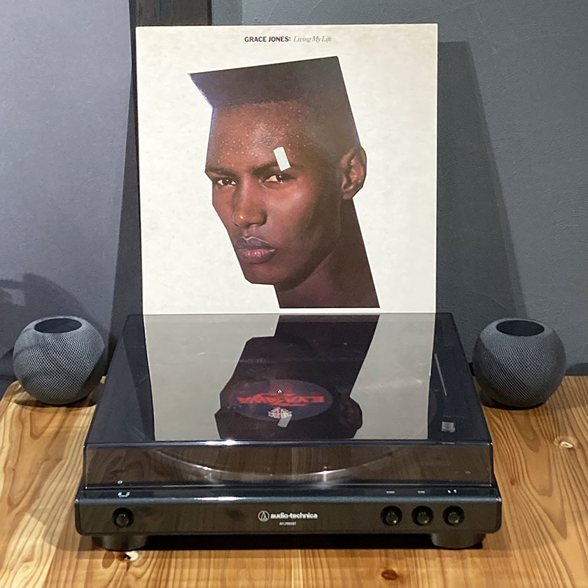 LP GRACE JONES Living My Life 1982年発売 7曲 / 90018-1 帯なし (外袋 内袋交換済み) VHSオーダーポスター付（ジャンク商品）の画像10