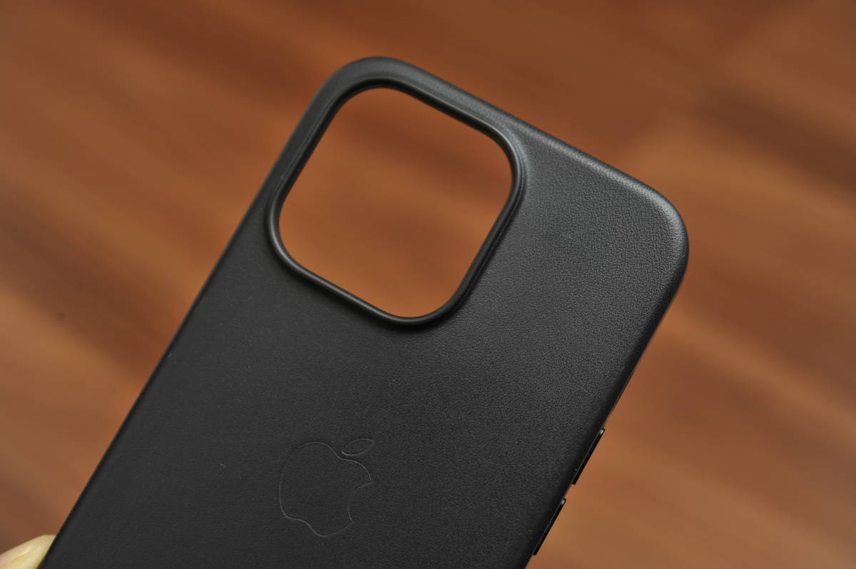 Apple MagSafe対応 iPhone 13 Pro レザーケース ミッドナイト