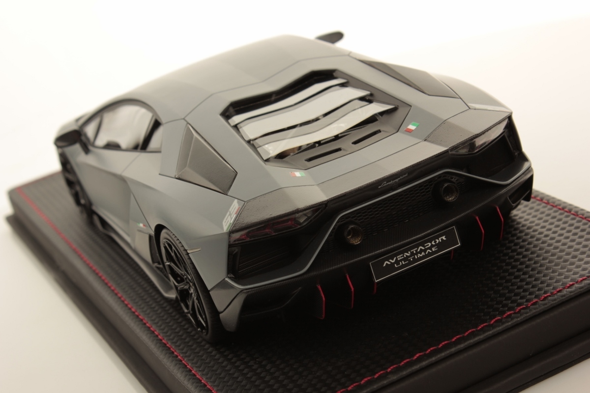 大赤字 世界で1台 最後のアヴェンタドール MR 1/18 Aventador LP780-4
