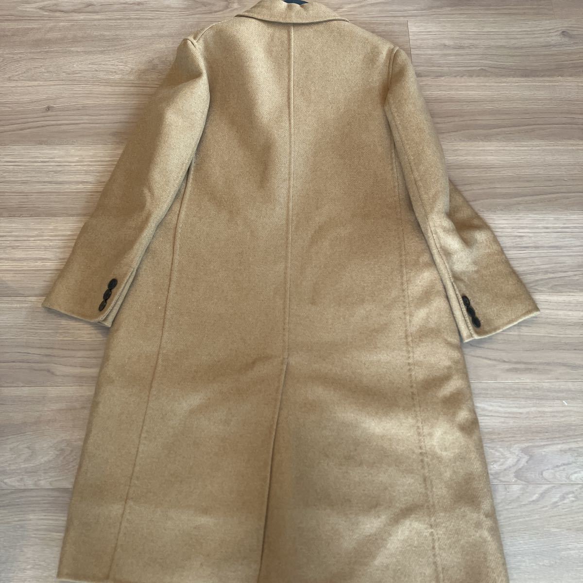 Christian Dior Christian Dior Camel 100% one sheets tailoring Chesterfield coat several times have on as good as new regular price 680,000 size 34 7-9 number 