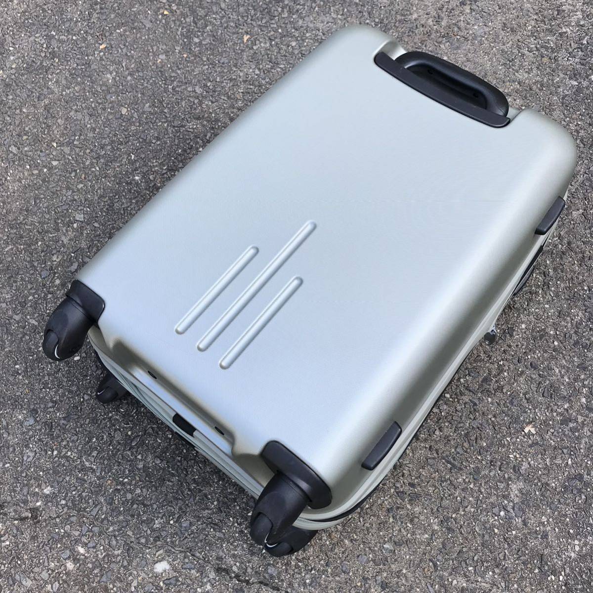 【サムソナイト】本物 Samsonite キャリーケース 4輪 TSA ロック 42L スーツケース ENORME エノーム R33 08001 トラベルバッグ 旅行かばん_画像6