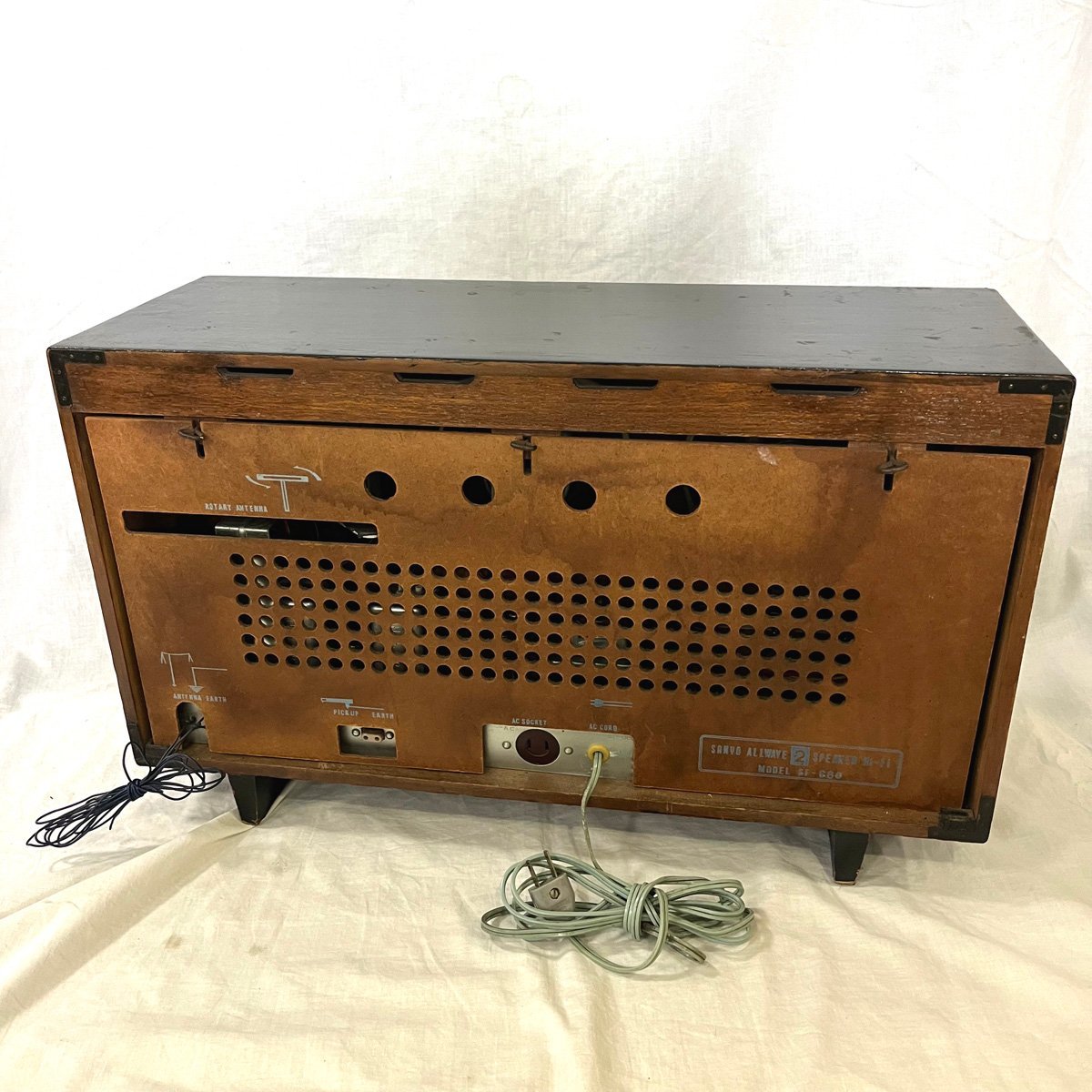 ジャンク○SANYO サンヨー 真空管ラジオ SF-680○動作未確認 通電しません 現状品 アンティーク 昭和レトロ 中古 札幌 item details | Yahoo! JAPAN Auction | One Map by FROM JAPAN