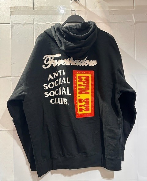 日本製】 CLUB SOCIAL SOCIAL ANTI CPFM フーディーパーカー アンチ