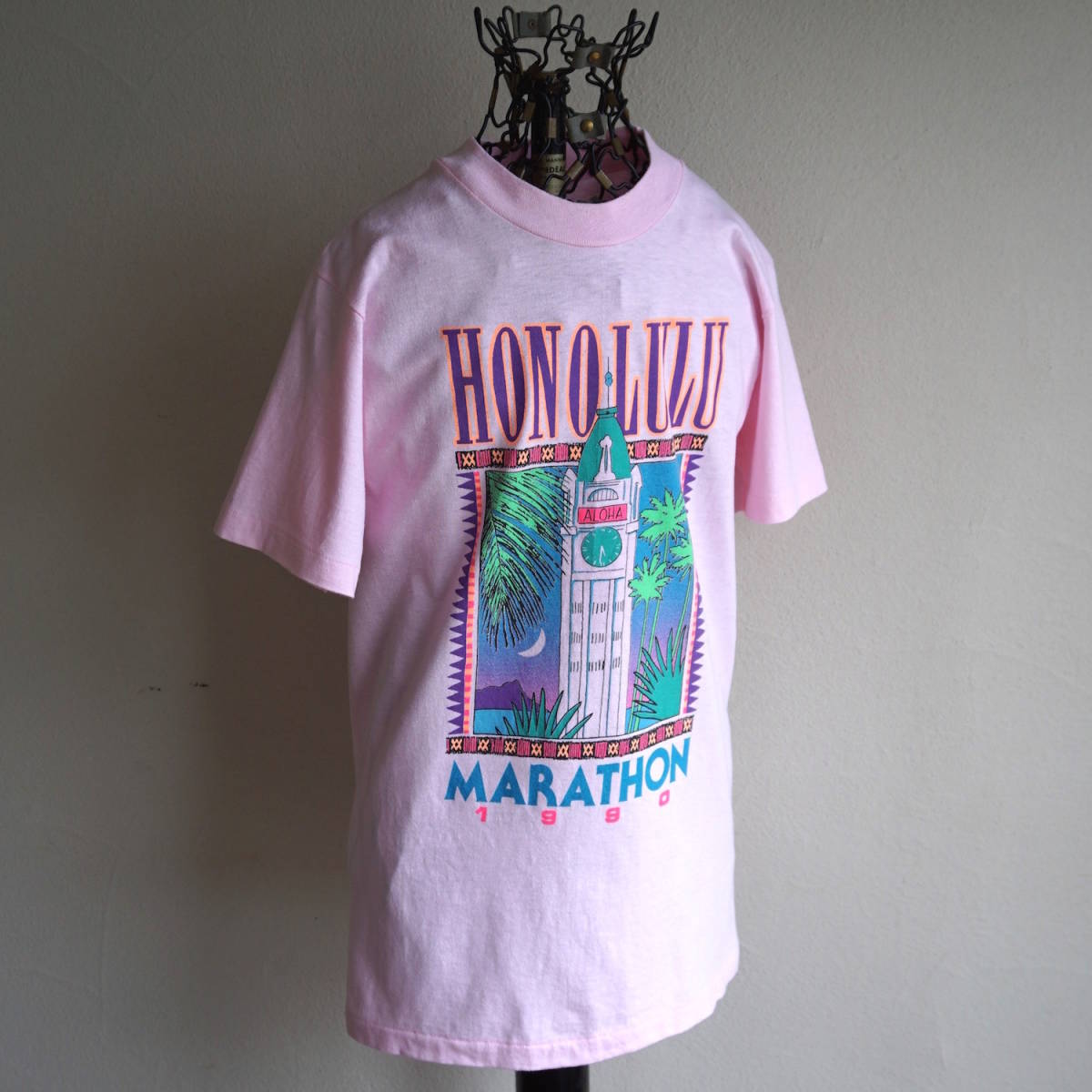 1990s ヴィンテージ USA製 Hanes ホノルルマラソン プリントTシャツ S ベビーピンク シングルステッチ 100%コットン ハワイ アメリカ 古着_画像2