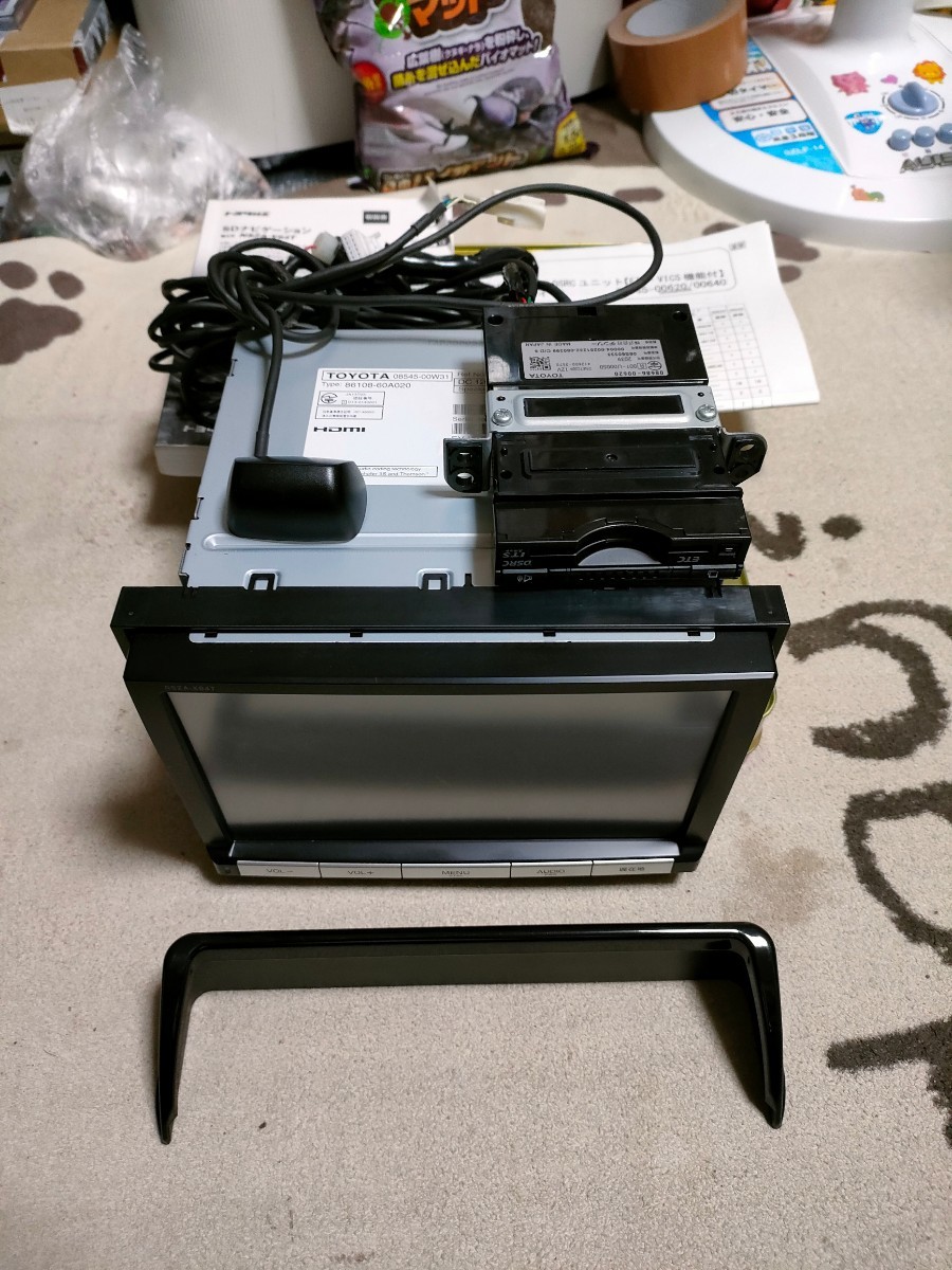 NSZA-X64T 8インチナビとナビ連動ETC2 0セット 使用少ない美品 NSZA-X64T 8インチナビとナビ連動ETC2 0セット 使用少ない美品