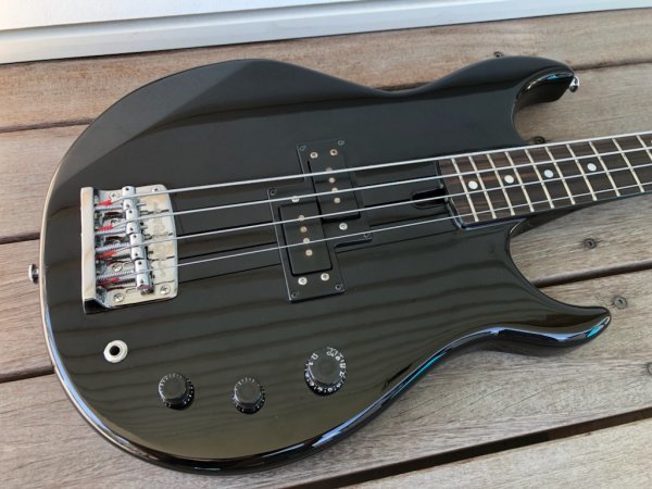 貴重モデル YAMAHA BroadBass BB2000S ショートスケールモデル アクティブタイプ ヤマハ ブロードベース スルーネック 中古_画像3