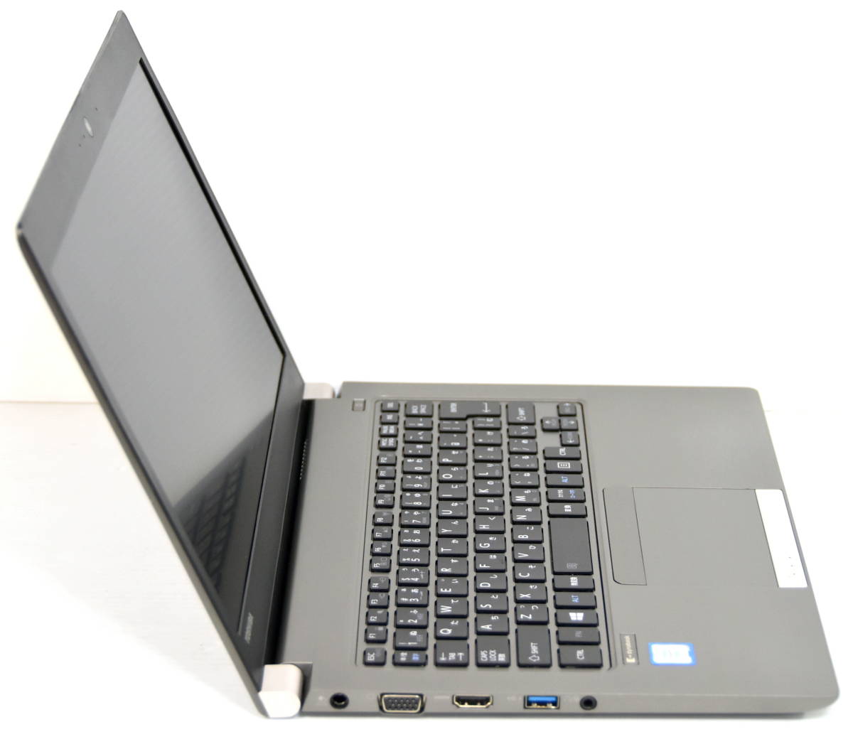 美品☆ Dynabook R63/DN i7-8650U 1.9(4.2)G 8CPU/SSD 256GB/13.3 FHD