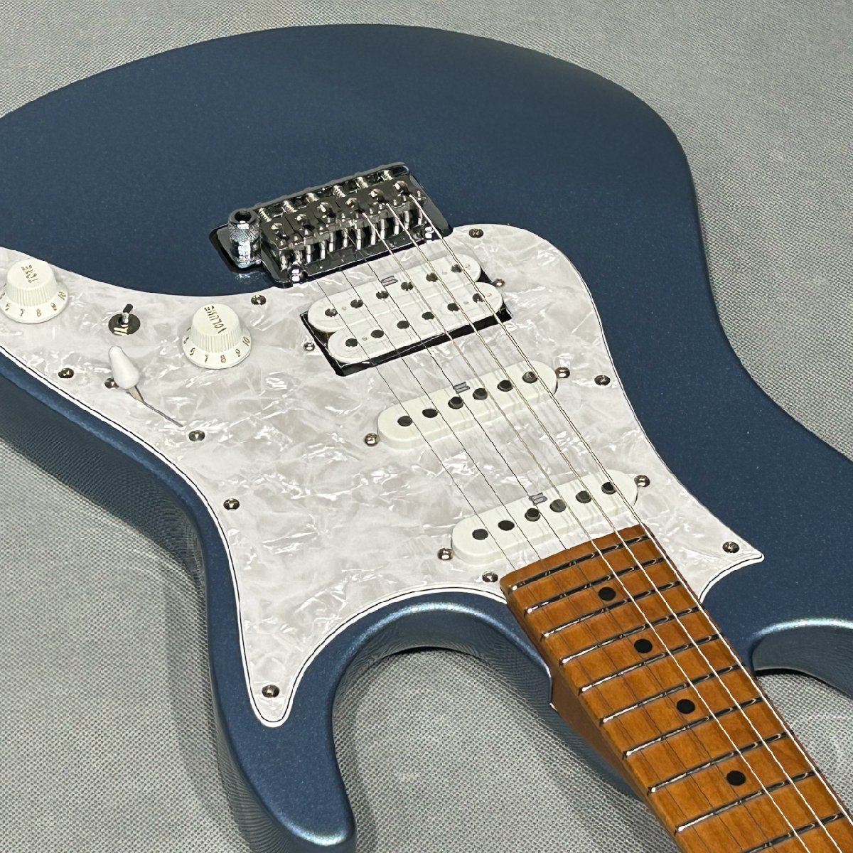 Ibanez AZ2204-ICM Ice Blue Metallic アイバニーズ プレステージ_画像4