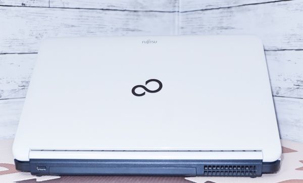 最大95%オフ! A481 富士通 爆速新品SSD搭載 Corei7 ノートパソコン