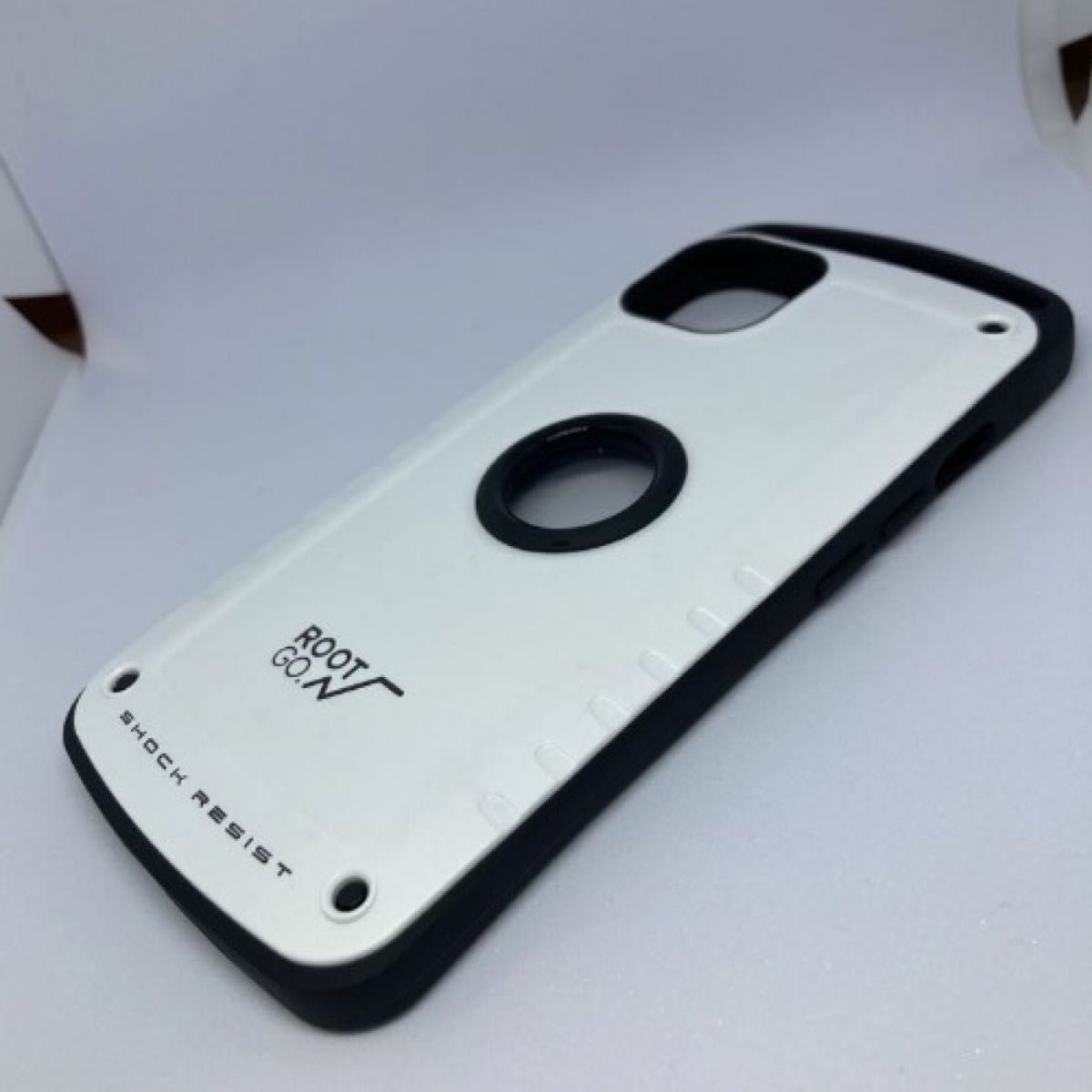 残3点【新品・高品質】iPhone12/iPhone12pro ケース 耐衝撃 白 アウトドア 大人気　カラビナ