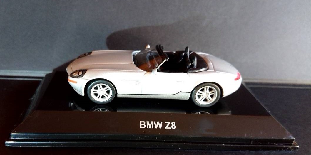 【送料無料・未使用】◆◆　AUTO art 1：64　◆◆ 20081　BMW Z8（ SILVER ）◆◆　オートアート　◆　5004　◆_画像5