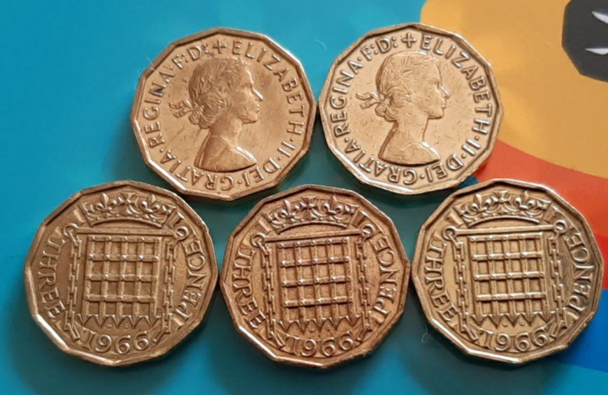 年英国3ペニーコイン 5枚 イギリス3ペンスブラス美物エリザベス