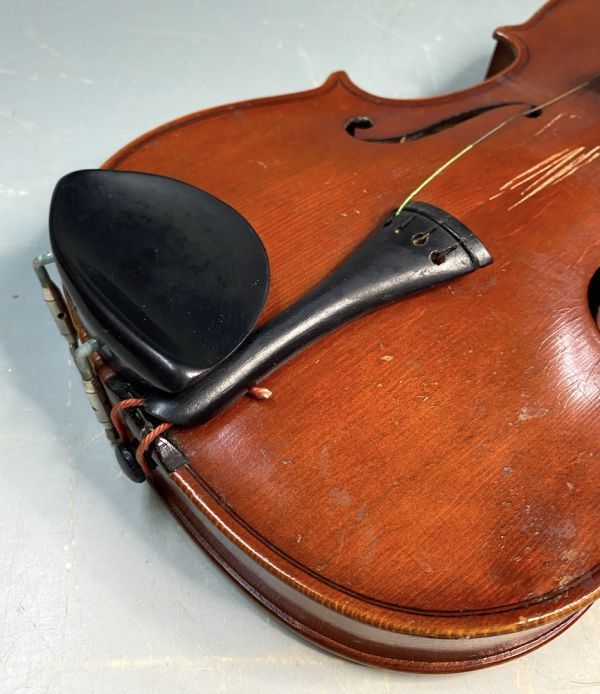 「SUZUKI No.4 1/2 1955年 ヴァイオリン」 ジャンク品 Copy of Antonius Stradivarus 1720 バイオリン 弦楽器 弓付 レトロ y09210500_画像4