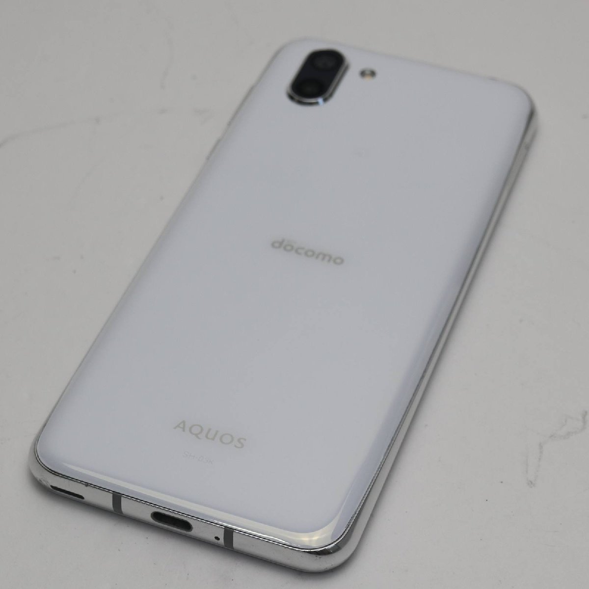 超美品 SH-03K AQUOS R2 ホワイト スマホ 即日発送 スマホ 白ロム 中古 DoCoMo SHARP あすつく 土 モール 価格  携帯電話、スマートフォン