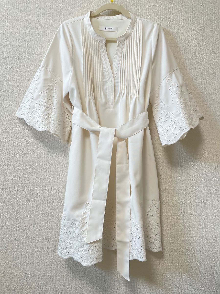 Her lip to Embroidery Poplin Mini Dress