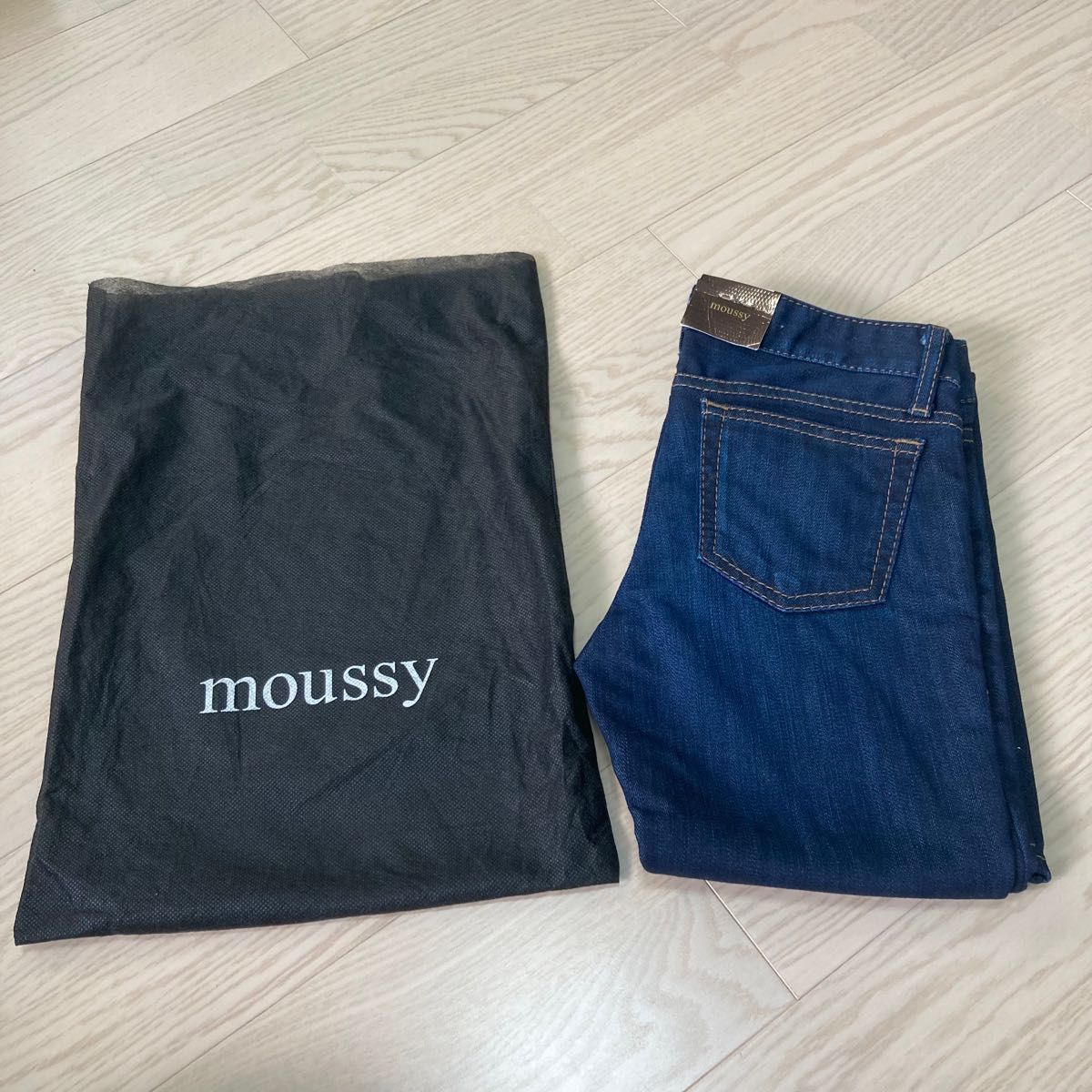 新品 MOUSSY マウジー デニム 23インチ タグ付き 濃紺 ローライズ  デニムパンツ スキニー