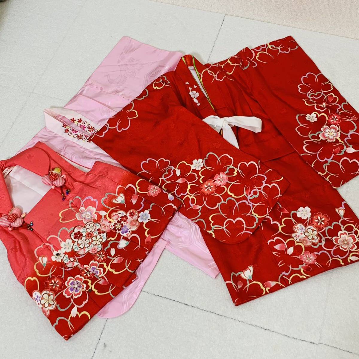 流行に 絹100% 陽気な天使 【美品】 5639. 七五三 花柄 赤 三歳 七五三
