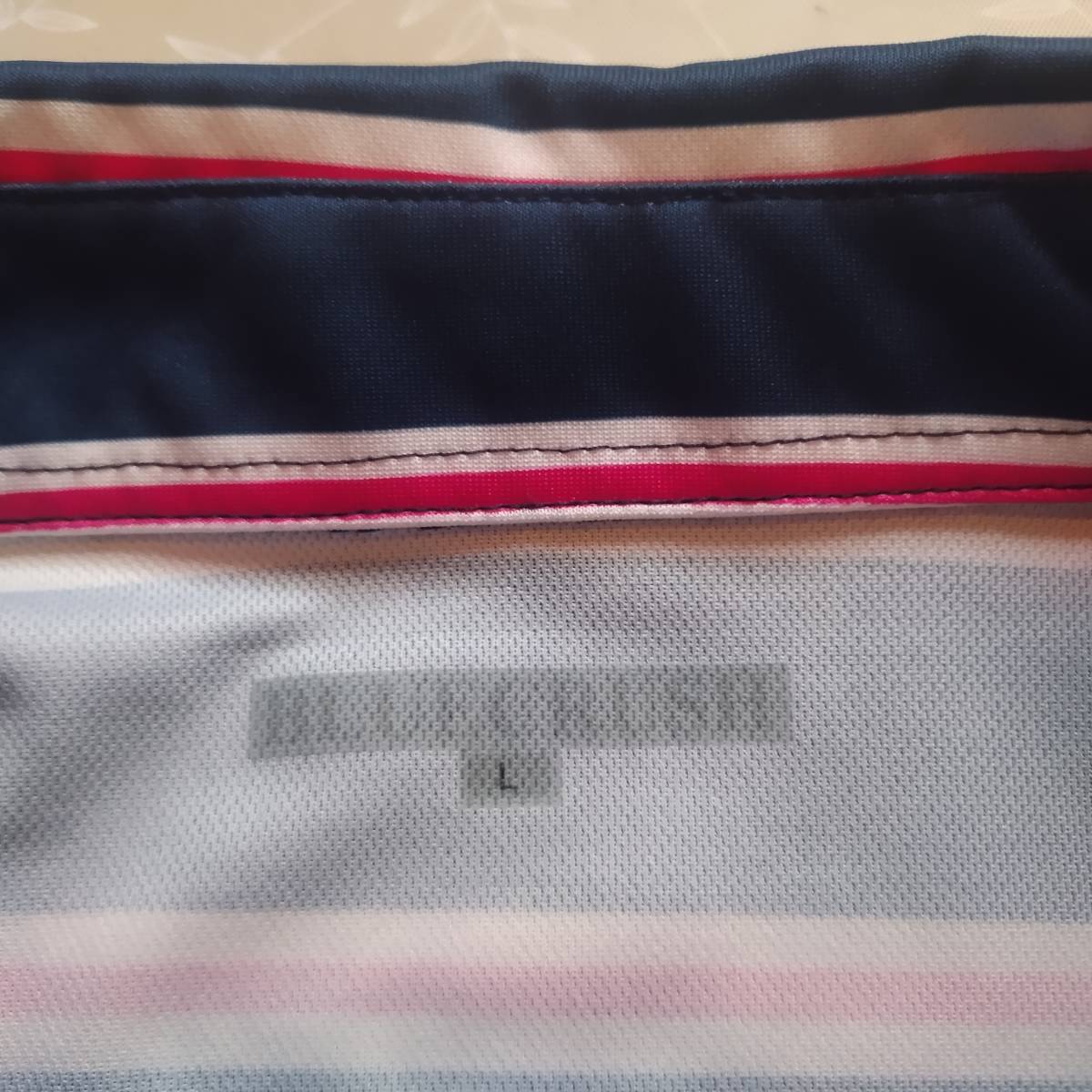 美品！　ブルークラッシュ　BLUE CRUSH 半袖シャツ　サイズＬ（やや小さめ）　やや光沢ネイビー/ホワイト×ボーダー　速乾薄手つるつる生地