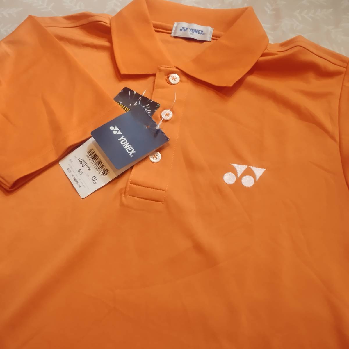 未使用品　ヨネックス　YONEX　半袖シャツ　サイズＳ　オレンジ色　静電気ガード_画像5