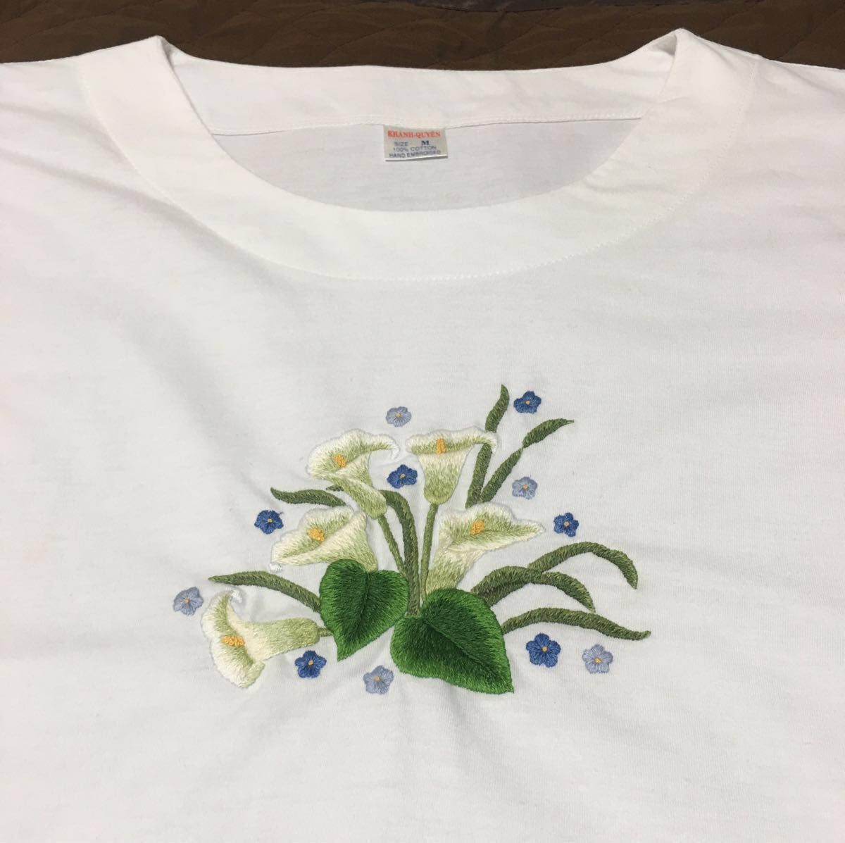 白Tシャツ 刺繍入り　M〜L サイズ　