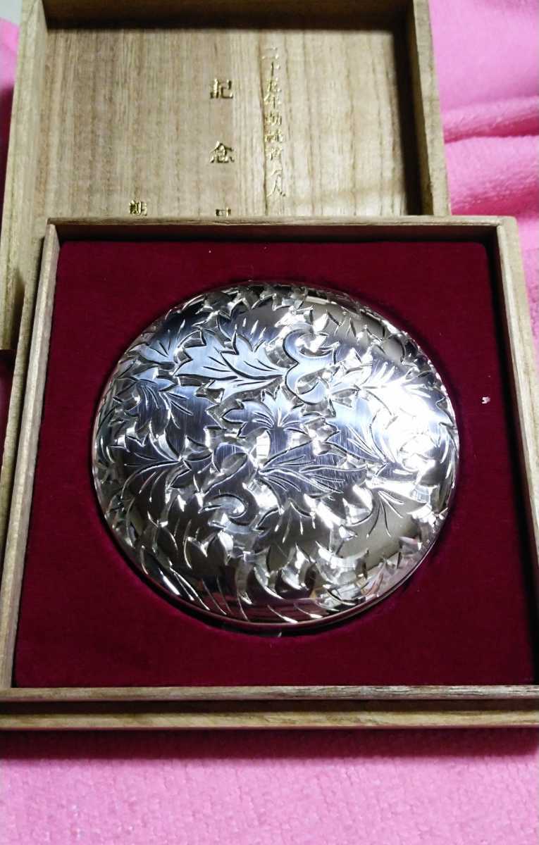 未使用美品 銀製彫金コンパクト 彫金花刻み NACON 95g 箱入り 刻印あり 未使用 銀製彫金コンパクト 彫金花刻み NACON 95g 箱入り|Yahoo
