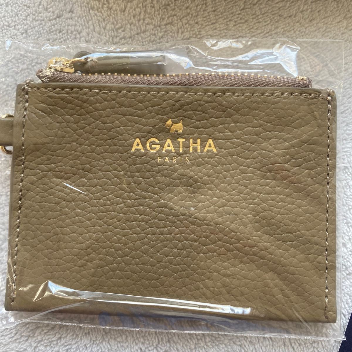 未使用品　AGATHA  アガタ　ショルダーバッグ　ウォレットバッグ　お財布ショルダー　エコバッグ　定期入れ　チャーム付　グレー