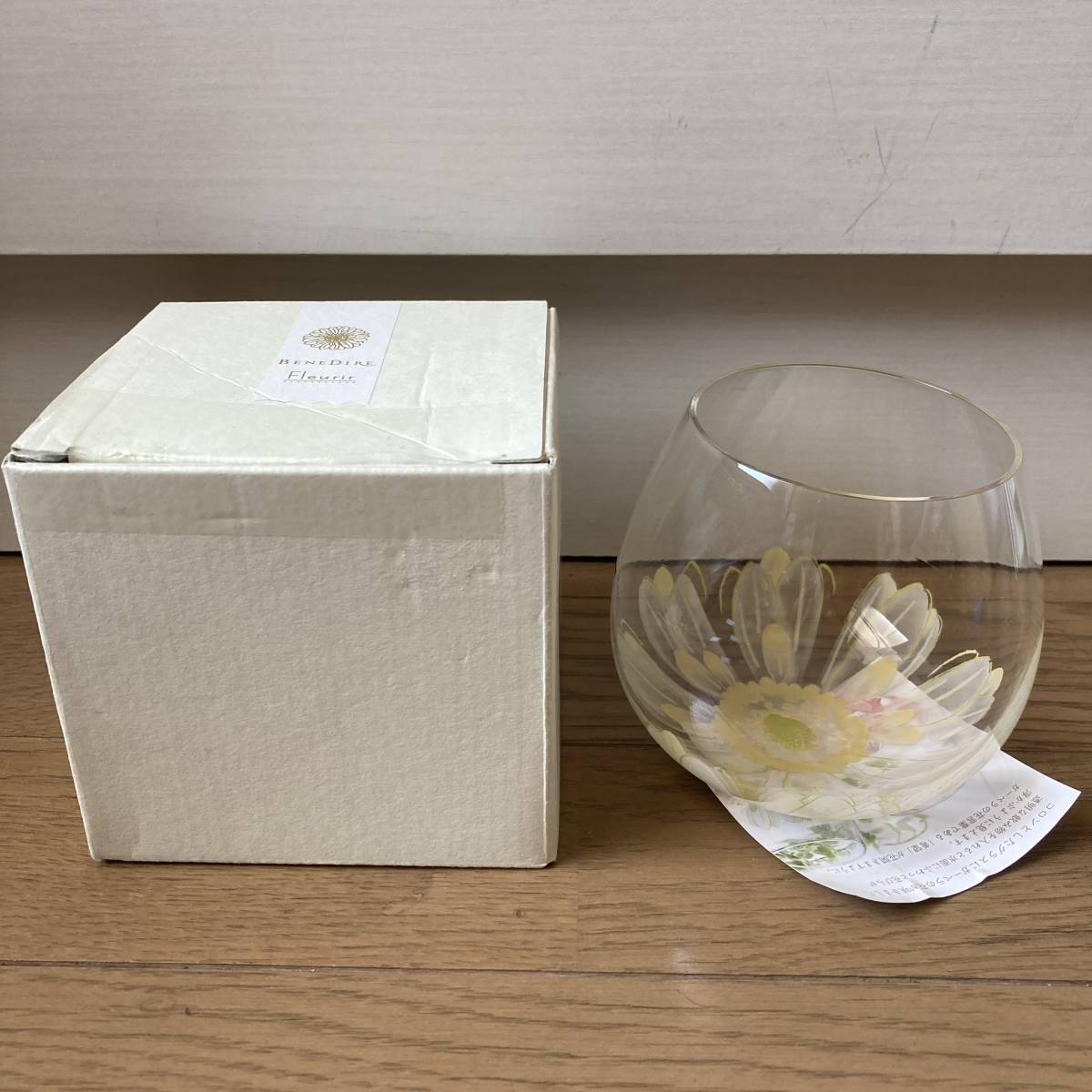 【未使用】BENEDIRE Fleurir フルリール ゆらゆらグラス ホワイト コップ 花 送料520円_画像1