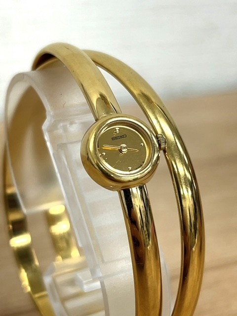 SEIKO Seiko 1E20-0660 breath 2 ream lady's wristwatch SEIKO Seiko 1E20-0660 breath 2 ream lady's wristwatch