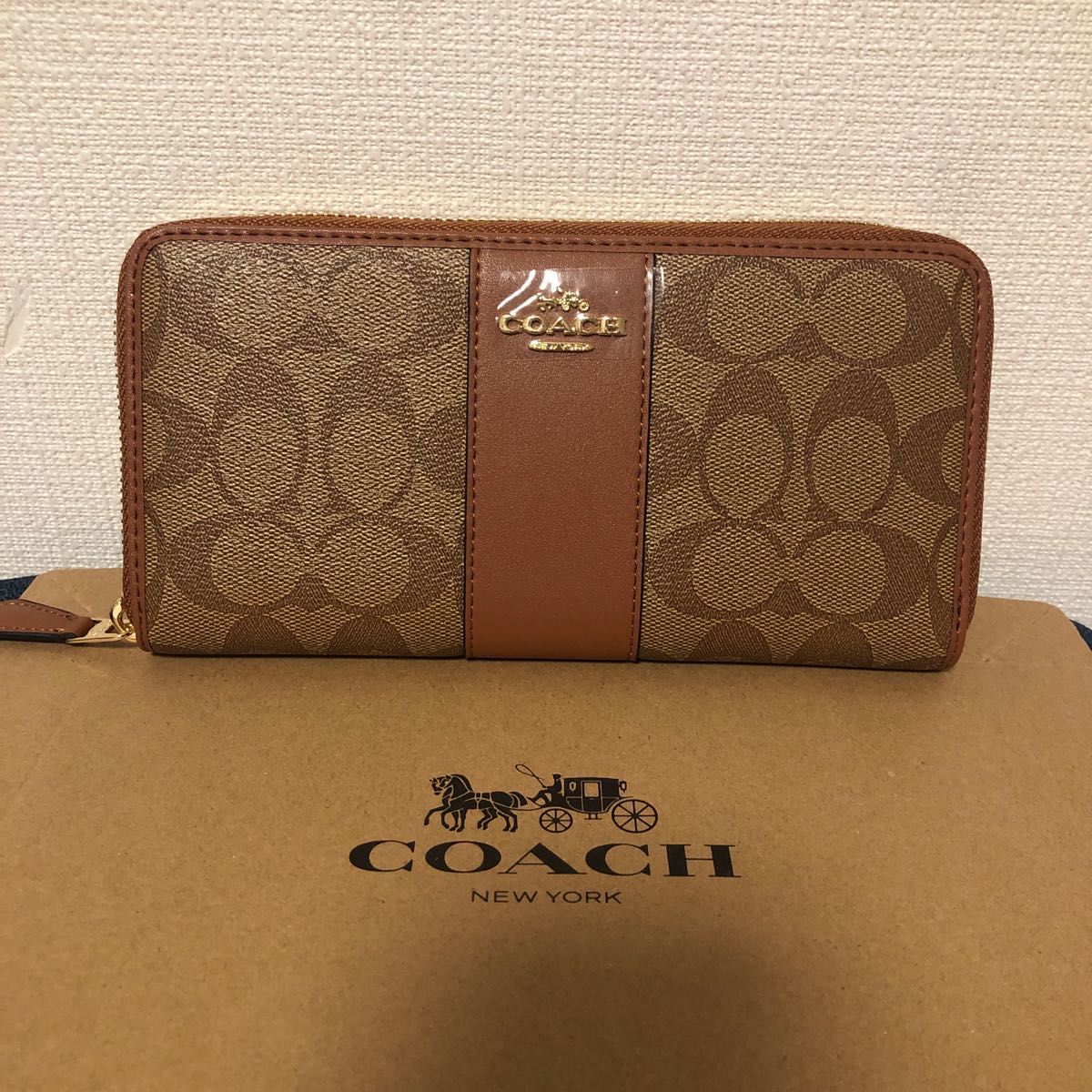 ☆新品未使用☆COACH コーチ長財布 ラウンドファスナー　シグネチャー柄　ベージュ×ブラウン色