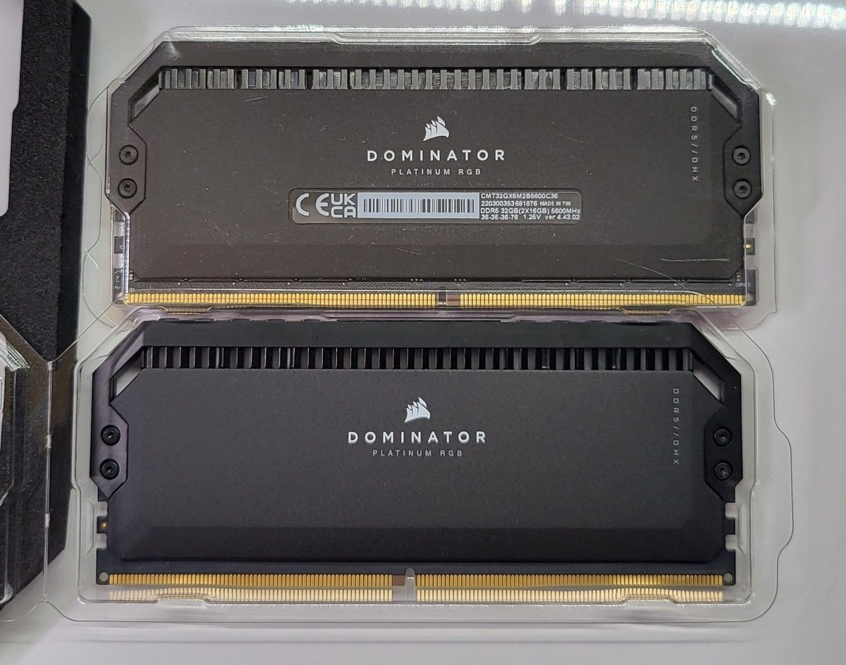Corsair CMT32GX5M2B5600C36 DDR5メモリ