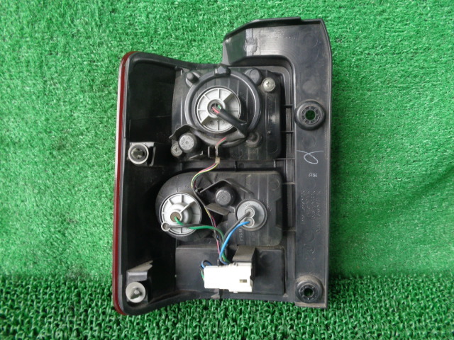 ムーブ コンテ　L575S　H25年 ＜L＞ 後期　純正　右 テールライト　トーカイデンソー 20513　【8557 5-2985】_画像4