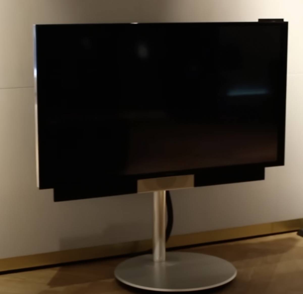 BeoVisionEclipse ベオビジョン 4K 最高映像 定価264万円 B&O
