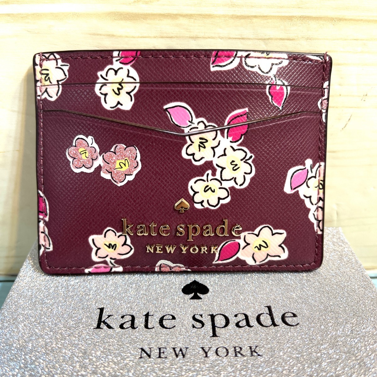 有名なブランド KATE ケイトスペード SPADE フラワー 花柄 ワイン