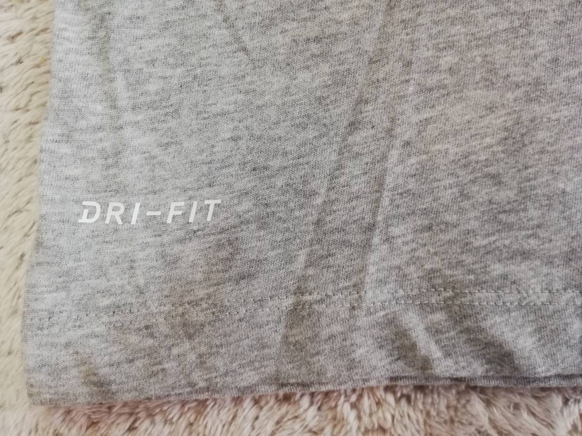 新品未使用！ ナイキ メンズ ドライフィット Tシャツ XLサイズ グレー 灰 カモフラ 迷彩 ロゴ スウッシュ 半袖 NIKE DRI-FIT