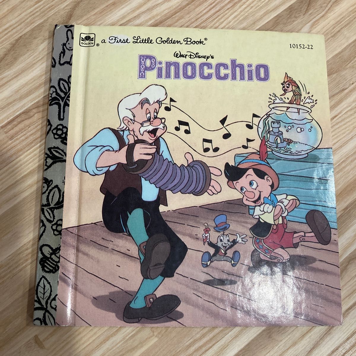 Walt Disney 「ピノキオ」「101ぴきわんちゃん」「チップとデール」洋書　英語絵本