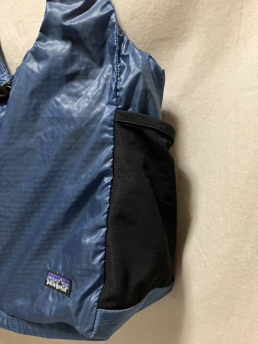 美品 patagonia 初期旧 ライトウェイトトラベルクーリエ ネイビー S7 廃番希少品 ショルダーバッグ ボディバッグ エコ パッカブル / アトム_画像4