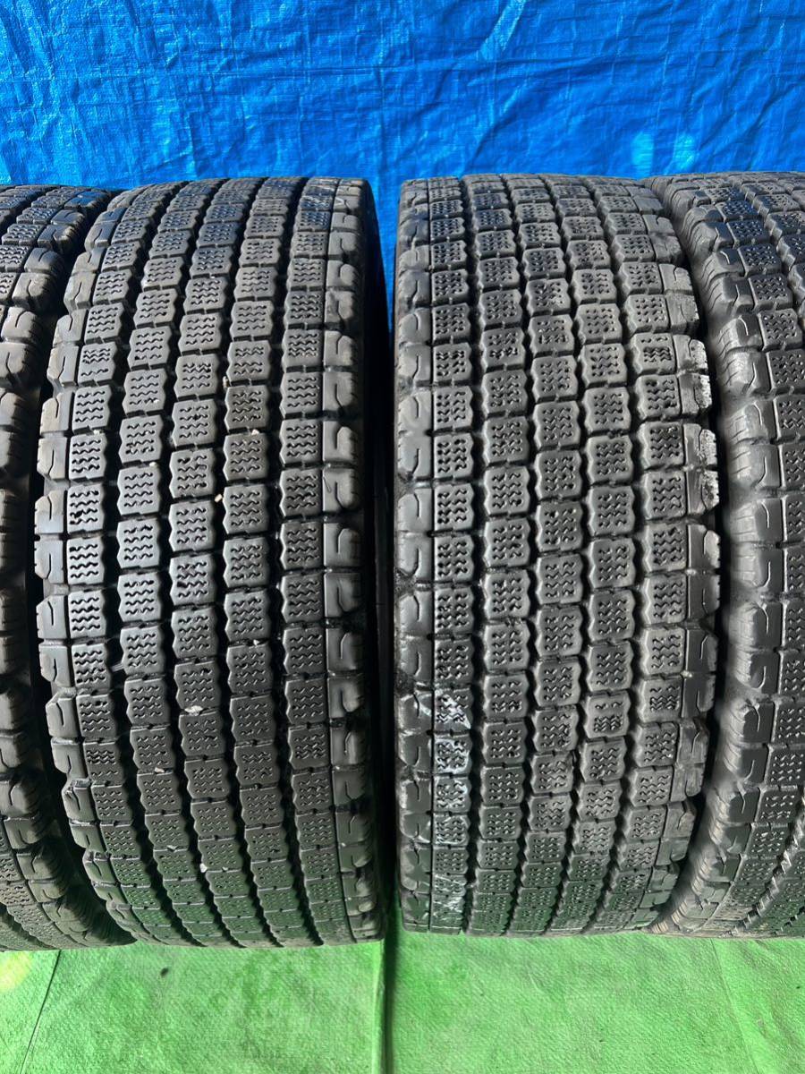 245/70R19.5 136/134J ブリジット W900 スタッドレス 2021年製 低床 10トン 大型車 スタッドレス 深溝 2本値段 245/70R19.5 136/134J ブリジット W900 スタッドレス 2021年製 低床 10トン 大型車 スタッドレス 深溝 2本値段