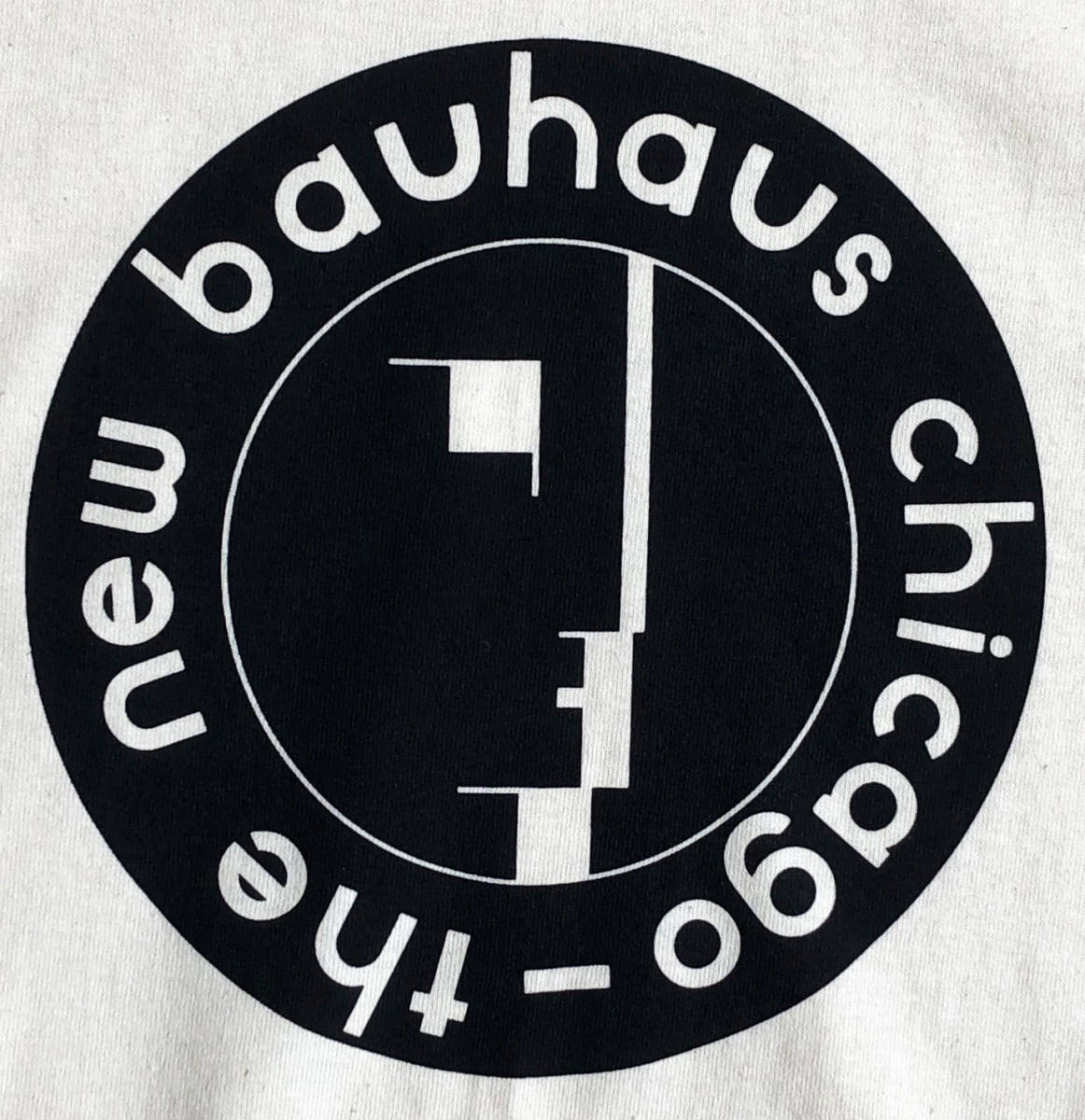 即決【海外買付/新品】The New Bauhaus chicago ロゴ Tシャツ/ナチュラル/Lサイズ/バウハウス/激レア/アートTシャツ(luz.ba.t.n)_画像4