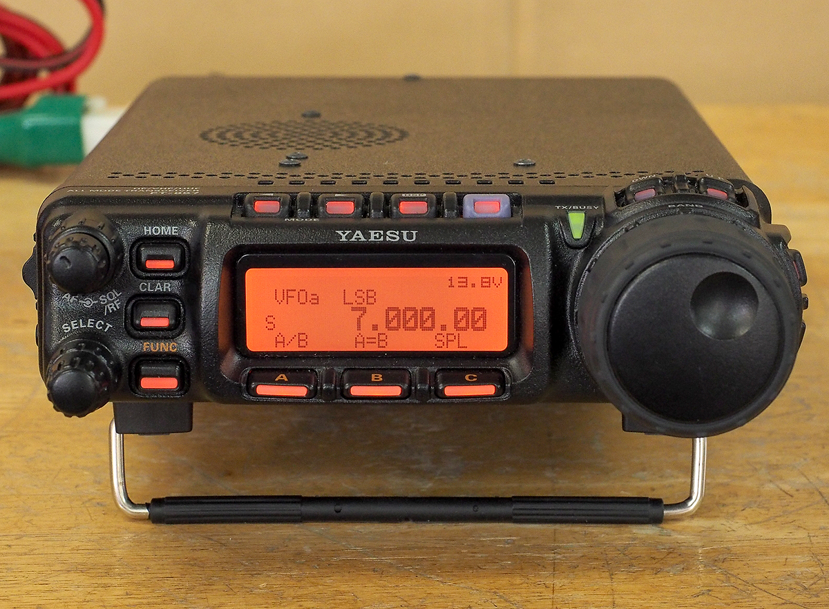 YAESU 八重洲無線 FT-857DM HF/50/144/430MHz 50W (430MHzは20W) ３