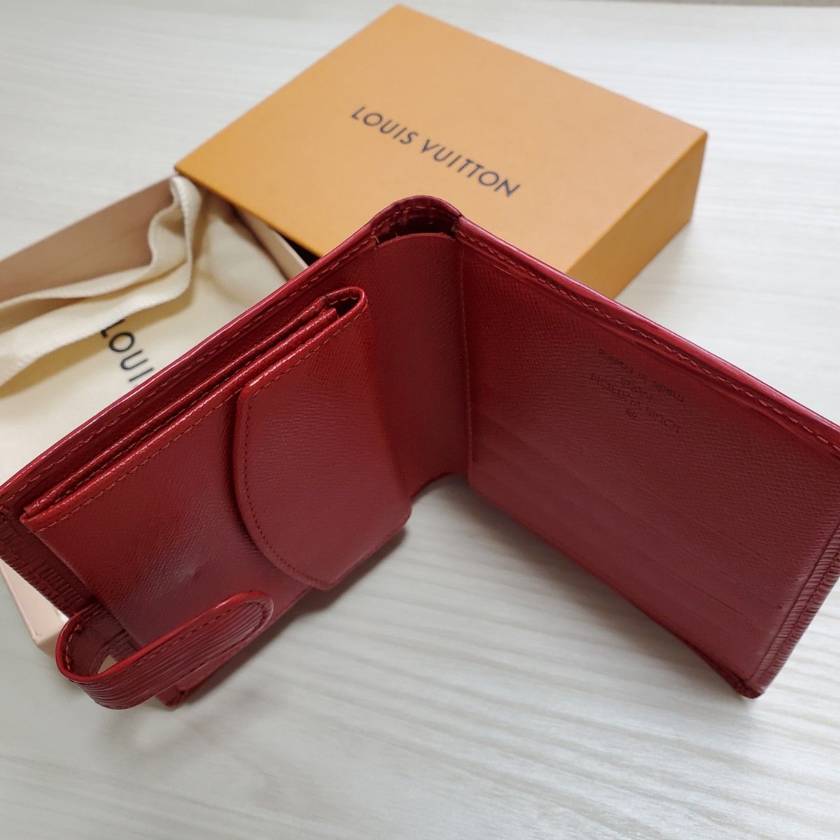 LOUIS VUITTON ルイヴィトン 2つ折り財布 エピ コンパクト レザー