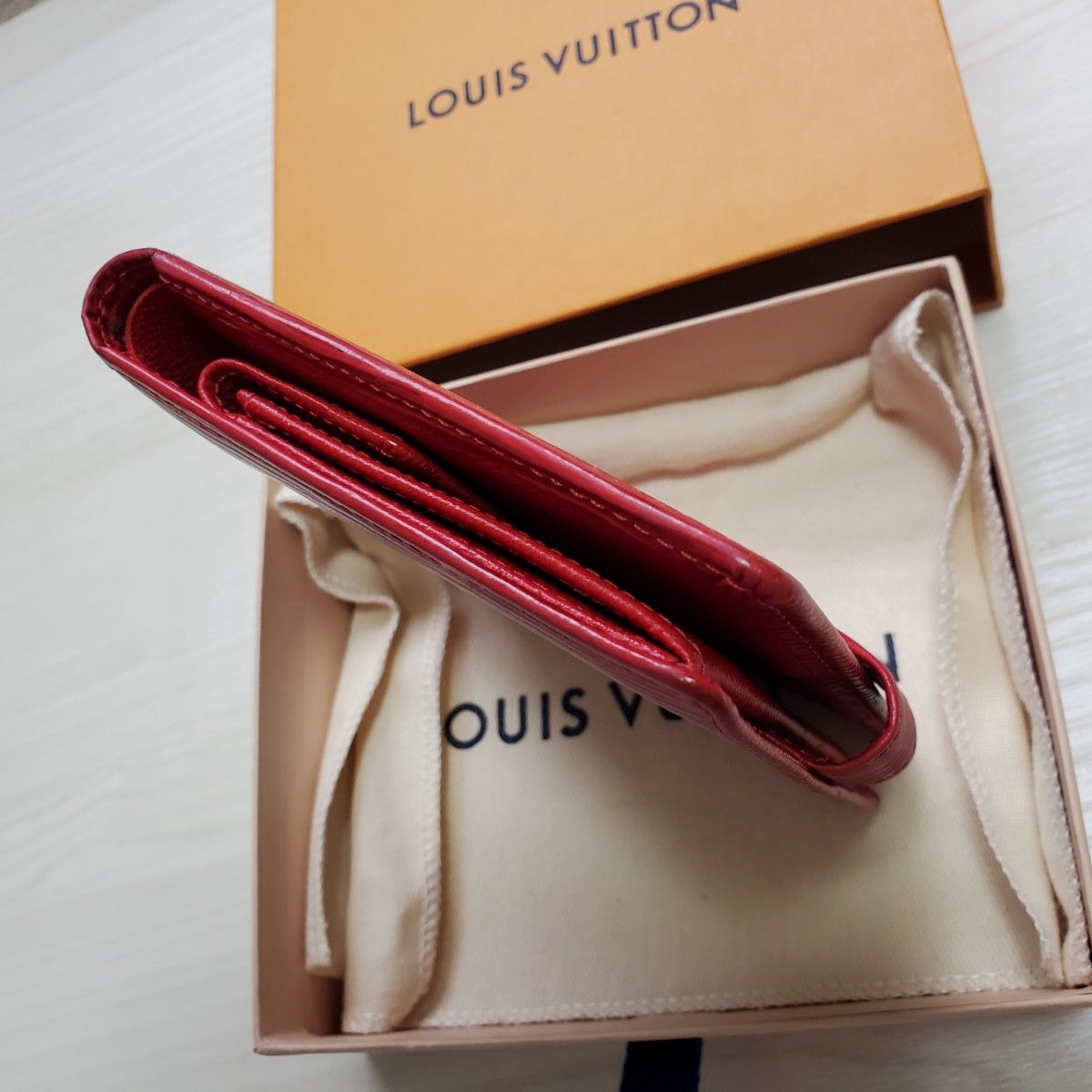 LOUIS VUITTON ルイヴィトン 2つ折り財布 エピ コンパクト レザー