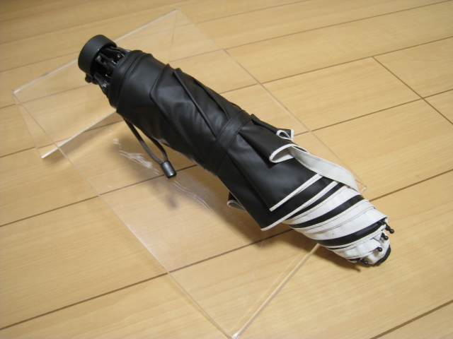 サンバリア１００ 折りたたみ式 日傘 完全遮光 遮熱 UVカット